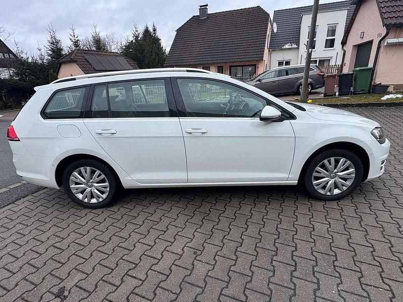 Gebraucht VW Golf VII Highline 150 PS (110 kW) 2016 Pure white Kombi