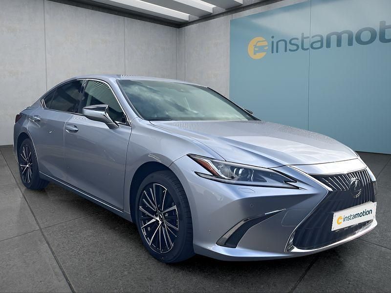 Neu Lexus ES300H 218 PS (160 kW) 2025 Silber Limousine