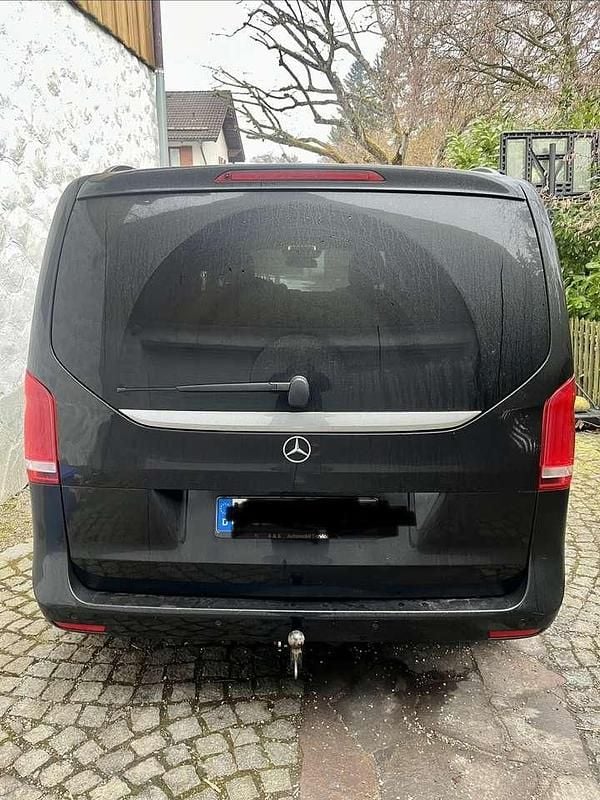 Gebraucht Mercedes V220 Avantgarde 163 PS (119 kW) 2015 Schwarz Van / Kleinbus