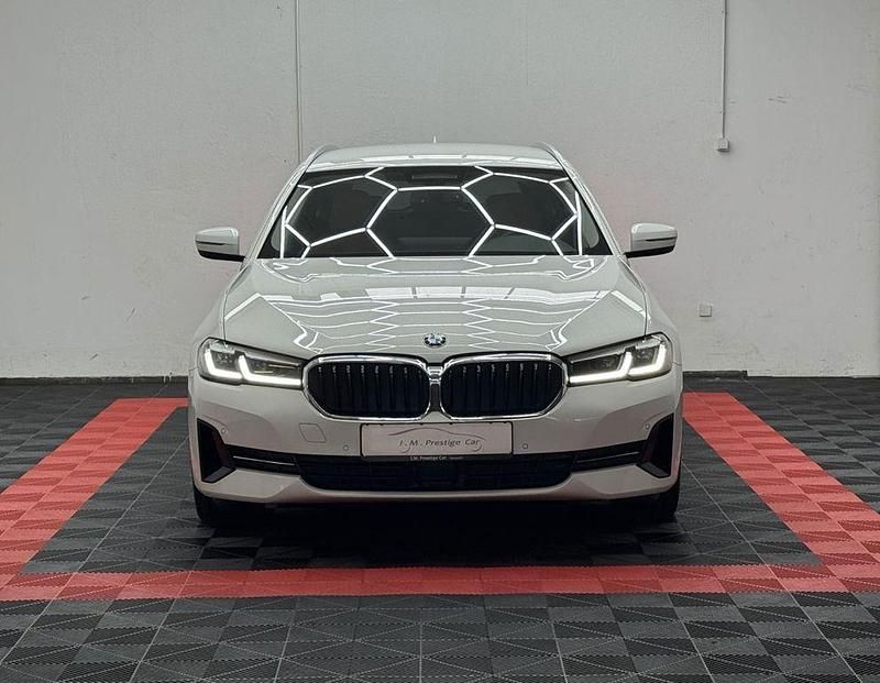Gebraucht BMW 520 Performance 190 PS (139 kW) 2023 Weiß Limousine