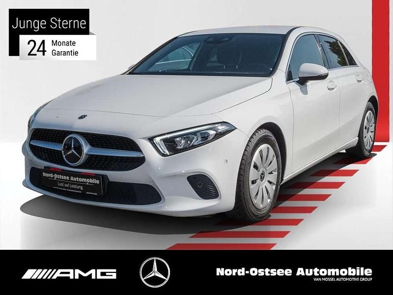 Unilack polarweiß Gebraucht 2022 Mercedes A200 Progressive Limousine | 25.490 € (Fairer Preis) - Bild 1/4