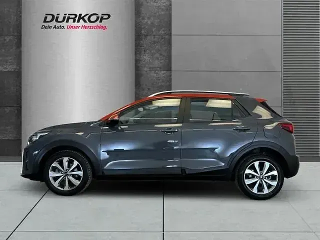 Gebraucht Kia Stonic Vision 101 PS (74 kW) 2023 (apx) perennialgrau met./orang (metallic) SUV
