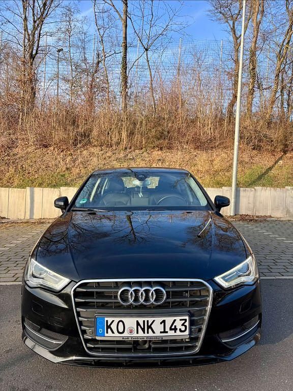Gebraucht Audi A3 Ambiente 122 PS (89 kW) 2013 Schwarz Limousine