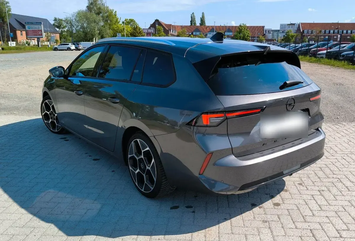 Gebraucht Opel Astra Ultimate 131 PS (96 kW) 2024 Grau Kleinwagen
