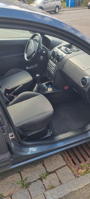 Gebraucht 2004 Ford Fusion Limousine | 1.500 € (Etwas zu teuer) - Bild 1/4