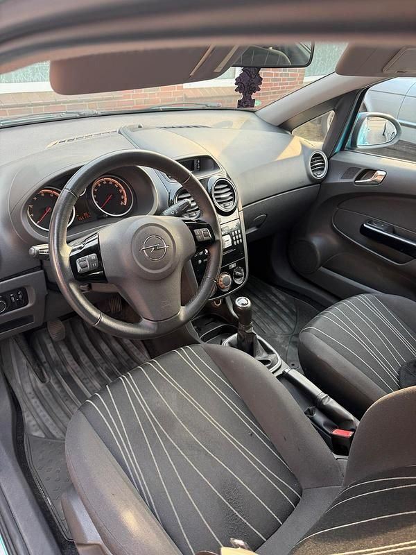 Gebraucht Opel Corsa 87 PS (63 kW) 2010 Blau Kleinwagen