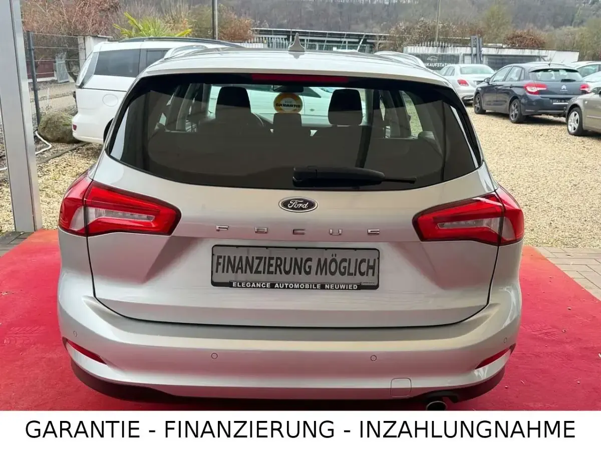 Gebraucht Ford Focus 120 PS (88 kW) 2019 Silber Kombi