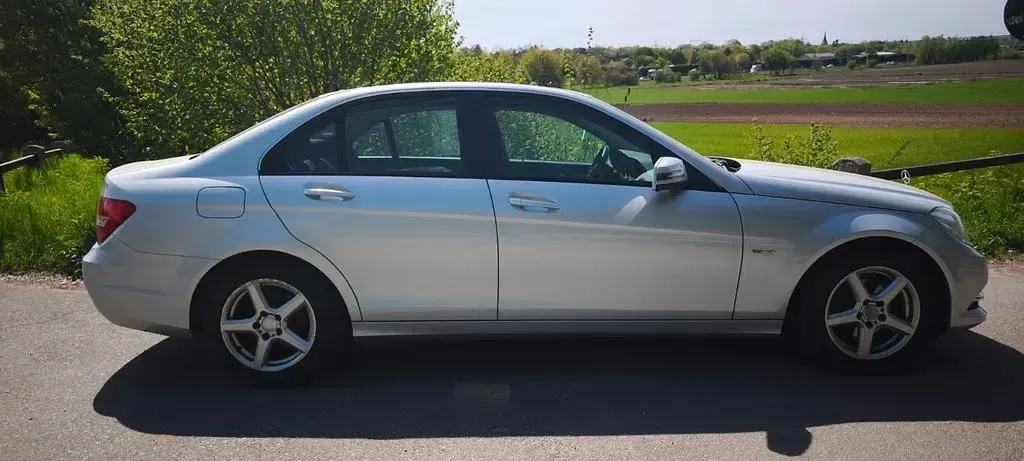 Gebraucht Mercedes C180 156 PS (114 kW) 2012 Silber Limousine