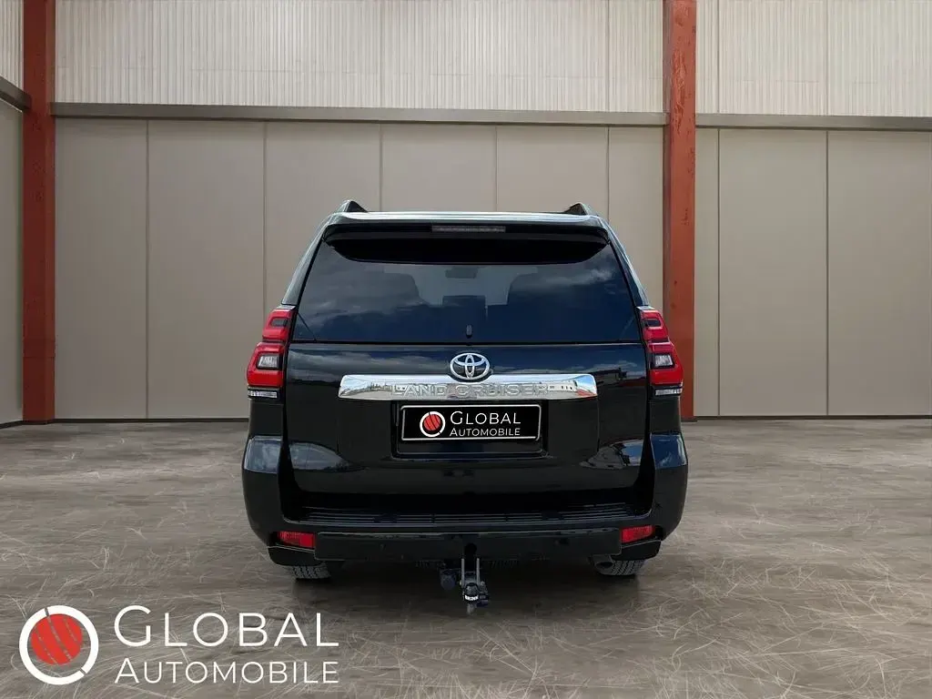 Gebraucht Toyota Land Cruiser 204 PS (150 kW) 2023 Schwarz SUV