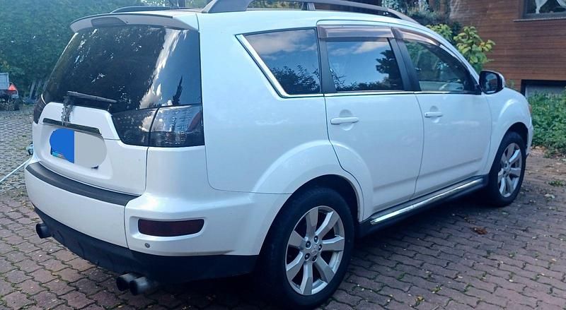 Gebraucht Mitsubishi Outlander Intense 177 PS (130 kW) 2011 Weiß SUV