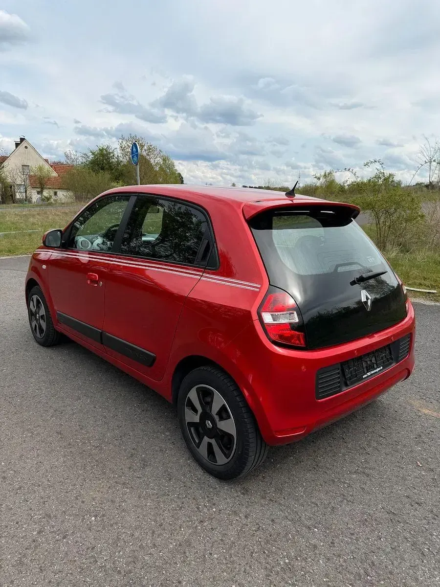 Używany Renault Twingo Dynamique 71 KM (52 kW) 2015 Czerwony Hatchback