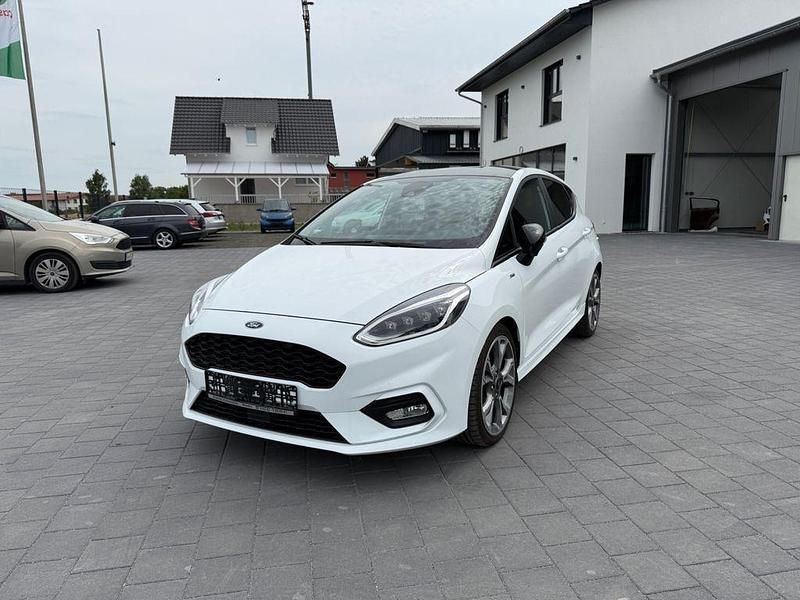 Weiß Gebraucht 2018 Ford Fiesta ST-Line Kleinwagen | 12.999 € (Fairer Preis) - Bild 1/4