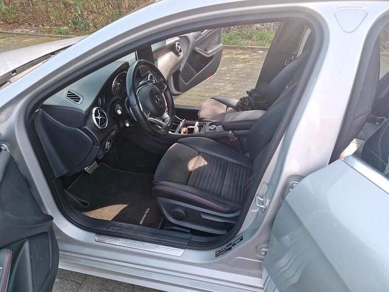 Gebraucht Mercedes A180 109 PS (80 kW) 2015 Silber Kleinwagen