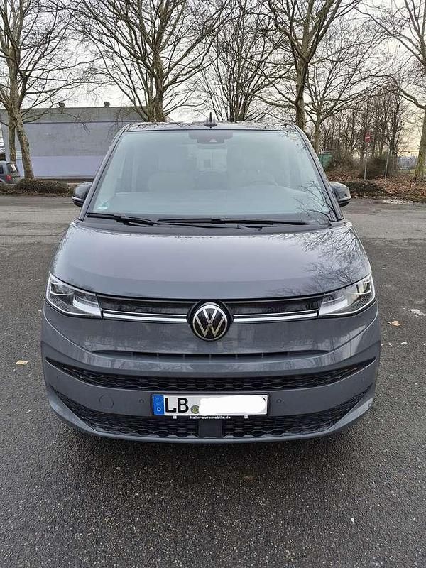 Gebraucht VW Multivan Edition 150 PS (110 kW) 2024 Grau Van