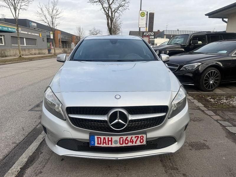 Gebraucht Mercedes A200 Edition 156 PS (114 kW) 2016 Silber Limousine