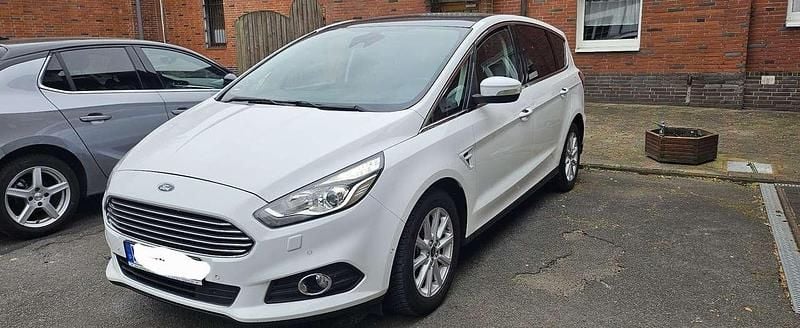 Gebraucht Ford S-MAX Titanium 179 PS (131 kW) 2017 Van / Kleinbus