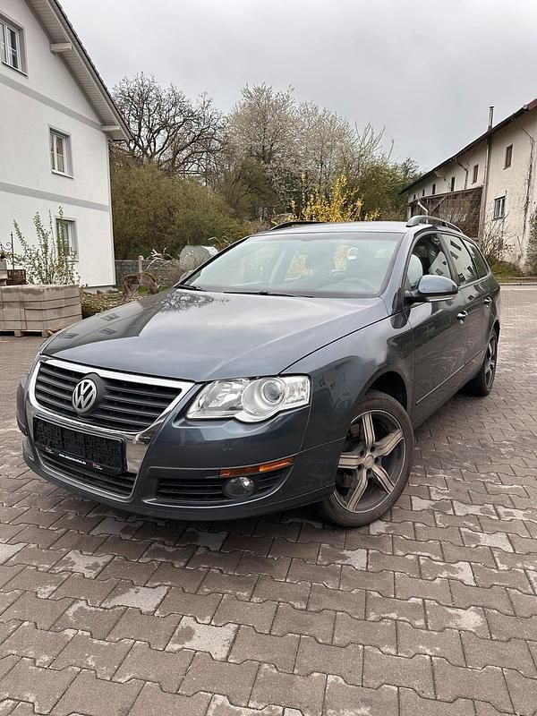 Gebraucht VW Passat 122 PS (89 kW) 2011 Grau Kombi