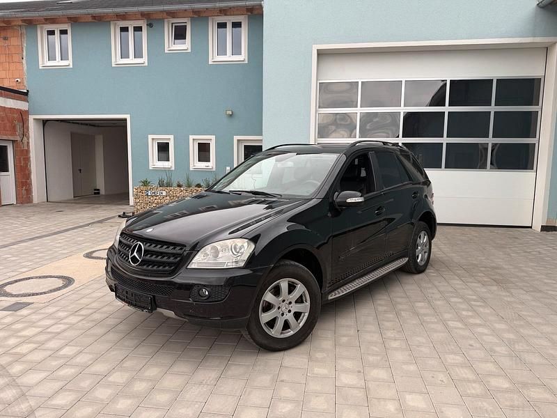 Schwarz Gebraucht 2006 Mercedes ML320 SUV | 5.500 € (Guter Preis) - Bild 1/4