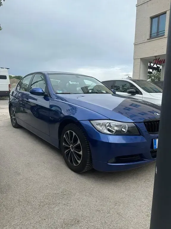 Brugt BMW 318 129 HK (94 kW) 2006 Blå Sedan
