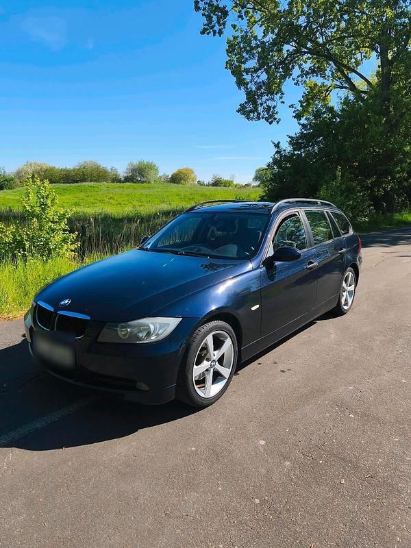 Blau Gebraucht 2006 BMW 320 Kombi | 2.000 € (Guter Preis) - Bild 1/4