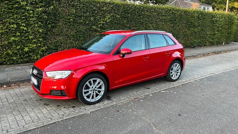 Gebraucht Audi A3 Sportback 150 PS (110 kW) 2020 Rot Kleinwagen