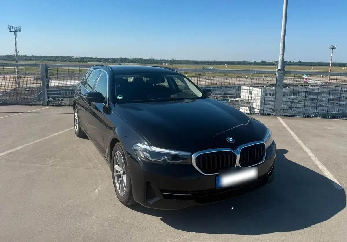 Gebraucht BMW 520 Performance 190 PS (139 kW) 2021 Schwarz Limousine
