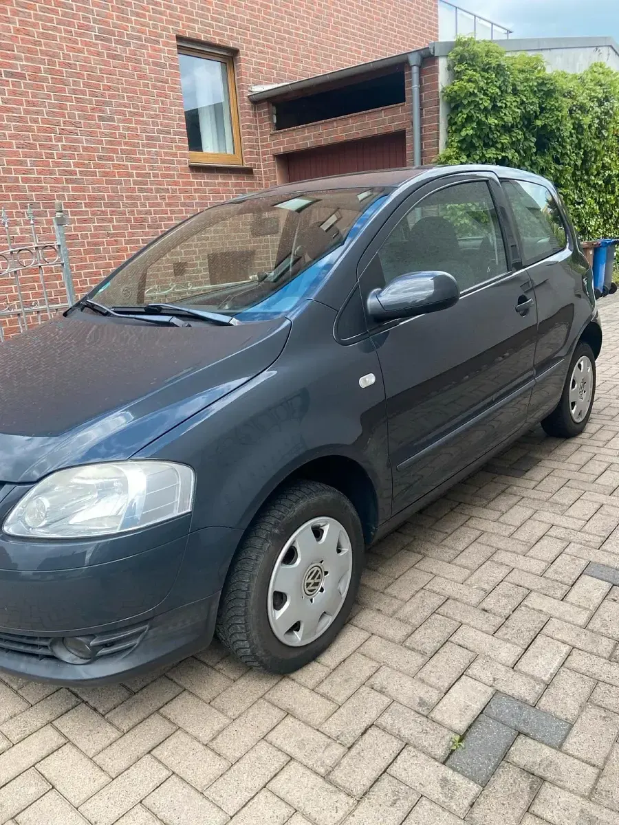 Gebraucht VW Fox 54 PS (39 kW) 2006 Grau Kleinwagen