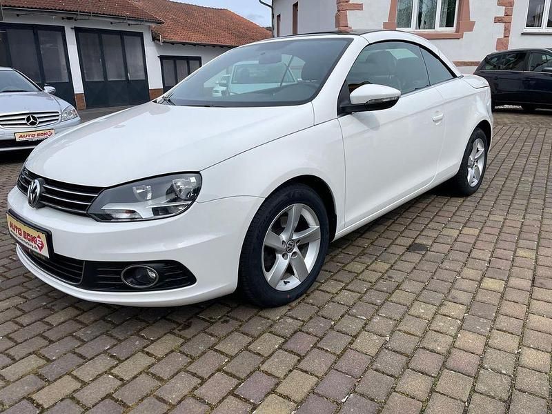 Usata VW Eos 122 CV (89 kW) 2011 Bianco Cabrio