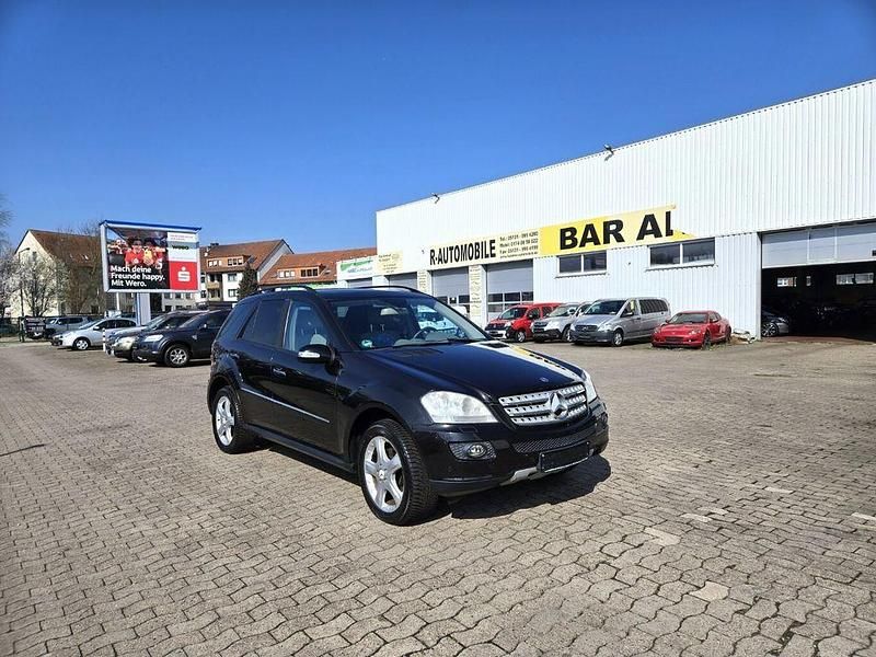 Gebraucht Mercedes ML320 224 PS (164 kW) 2007 Schwarz SUV