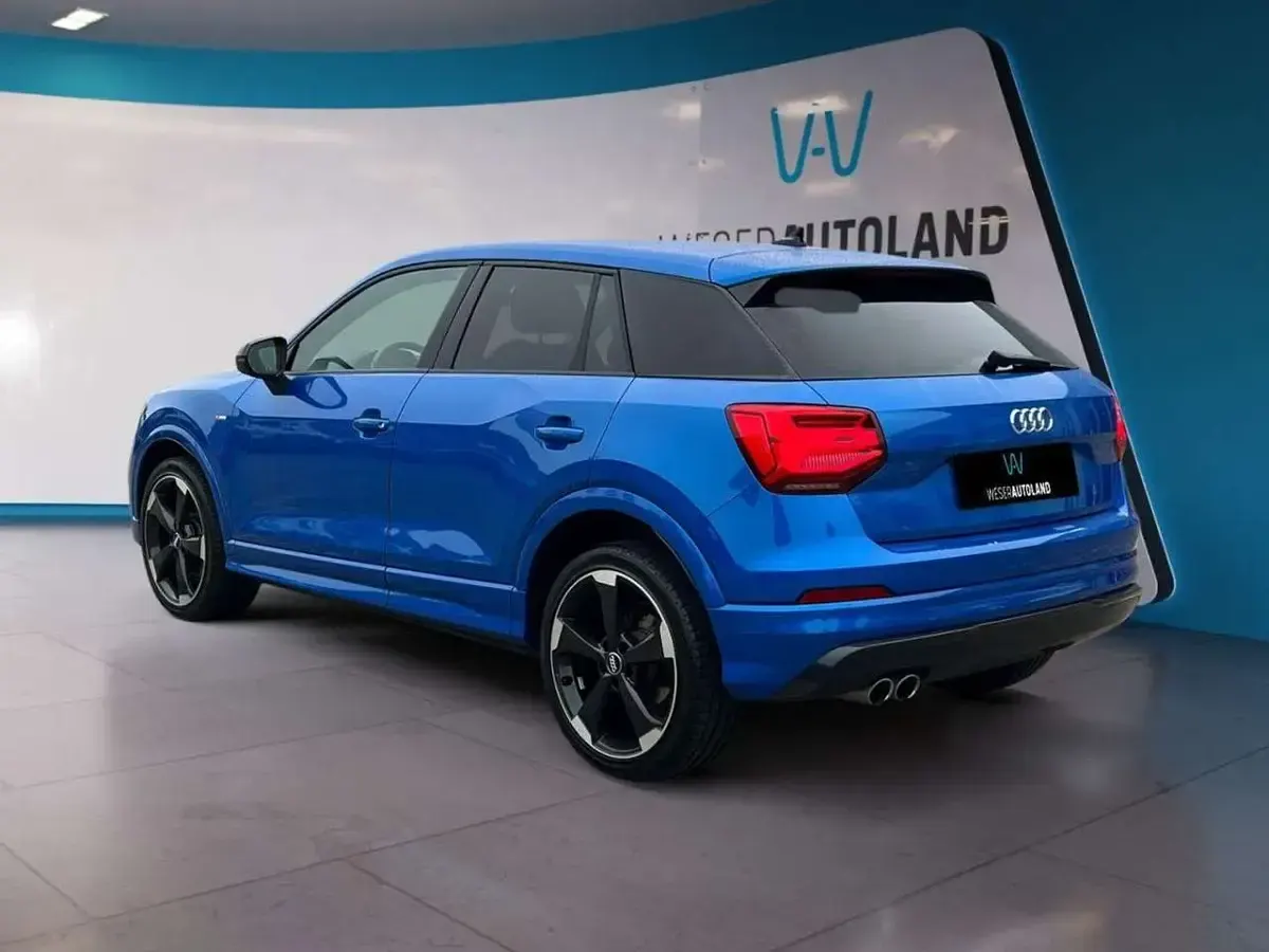 Gebraucht Audi Q2 Ambiente 150 PS (110 kW) 2020 Arablau kristalleffekt SUV