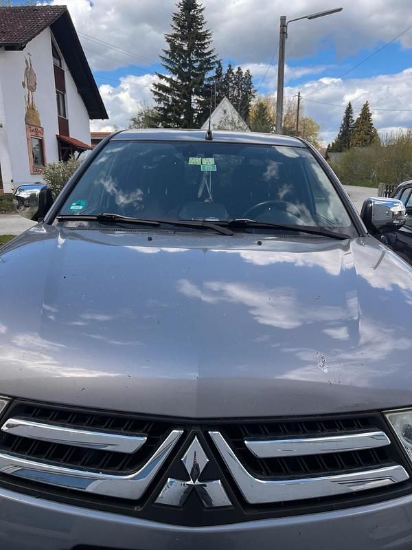 Gebraucht Mitsubishi L200 178 PS (130 kW) 2015 Silber Pickup