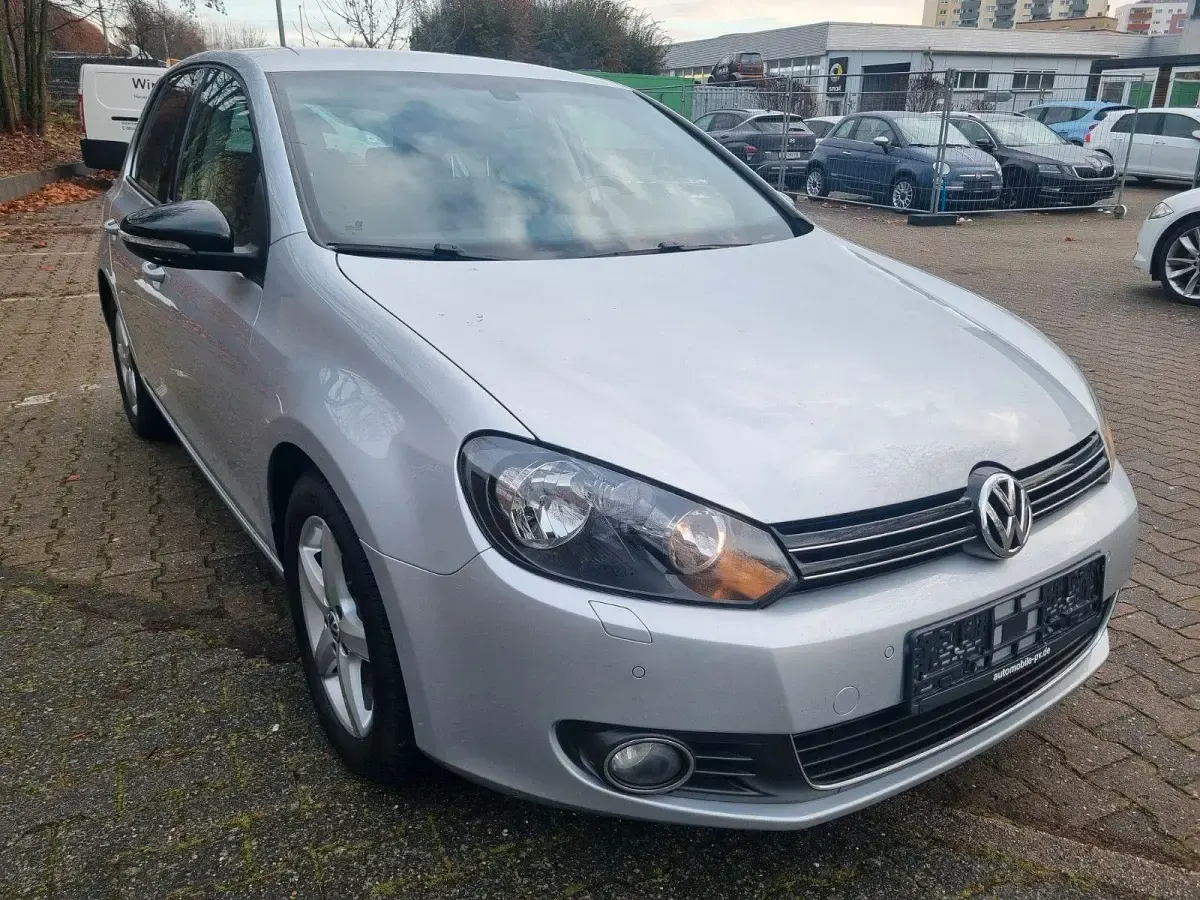 Gebraucht VW Golf VI Style 105 PS (77 kW) 2011 Silber Kleinwagen