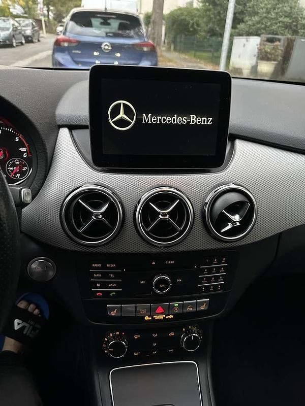 Gebraucht Mercedes B220 Edition 177 PS (130 kW) 2017 Van / Kleinbus