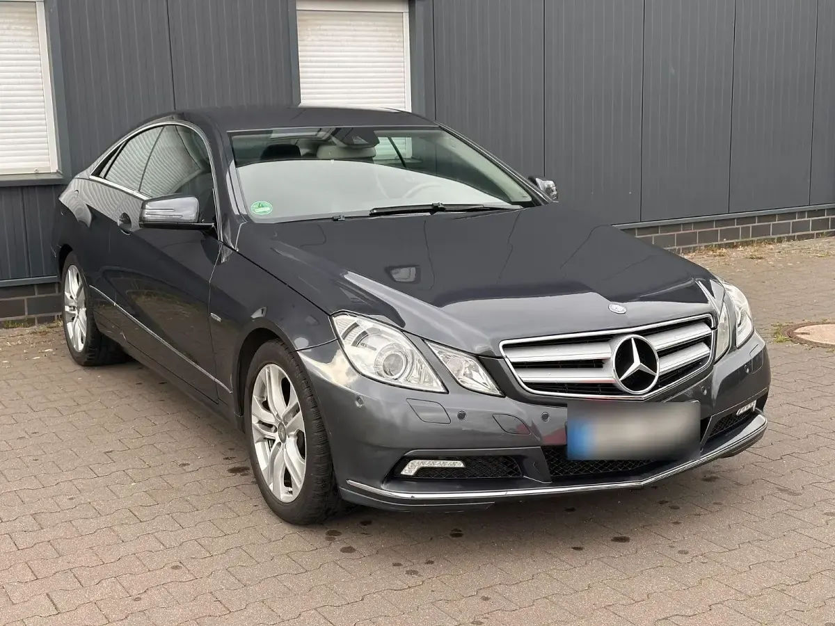 Second-hand Mercedes E250 204 CP (150 kW) 2011 Gri Coupe