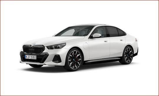 Mineralweiß Gebraucht 2024 BMW 550e Comfort Edition Limousine | 85.990 € - Bild 1/1