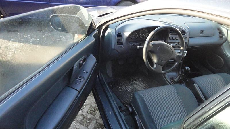 Gebraucht Mazda 323 88 PS (64 kW) 1995 Blau Coupé