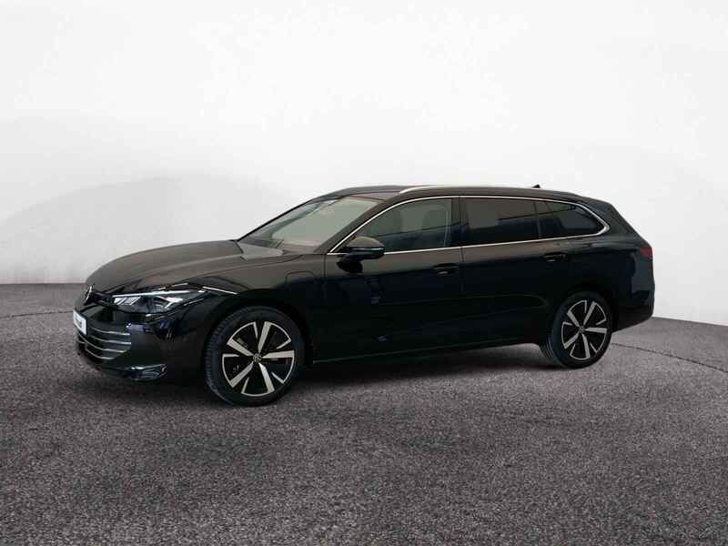 Gebraucht VW Passat Business 204 PS (150 kW) 2022 Andere farbe Kombi