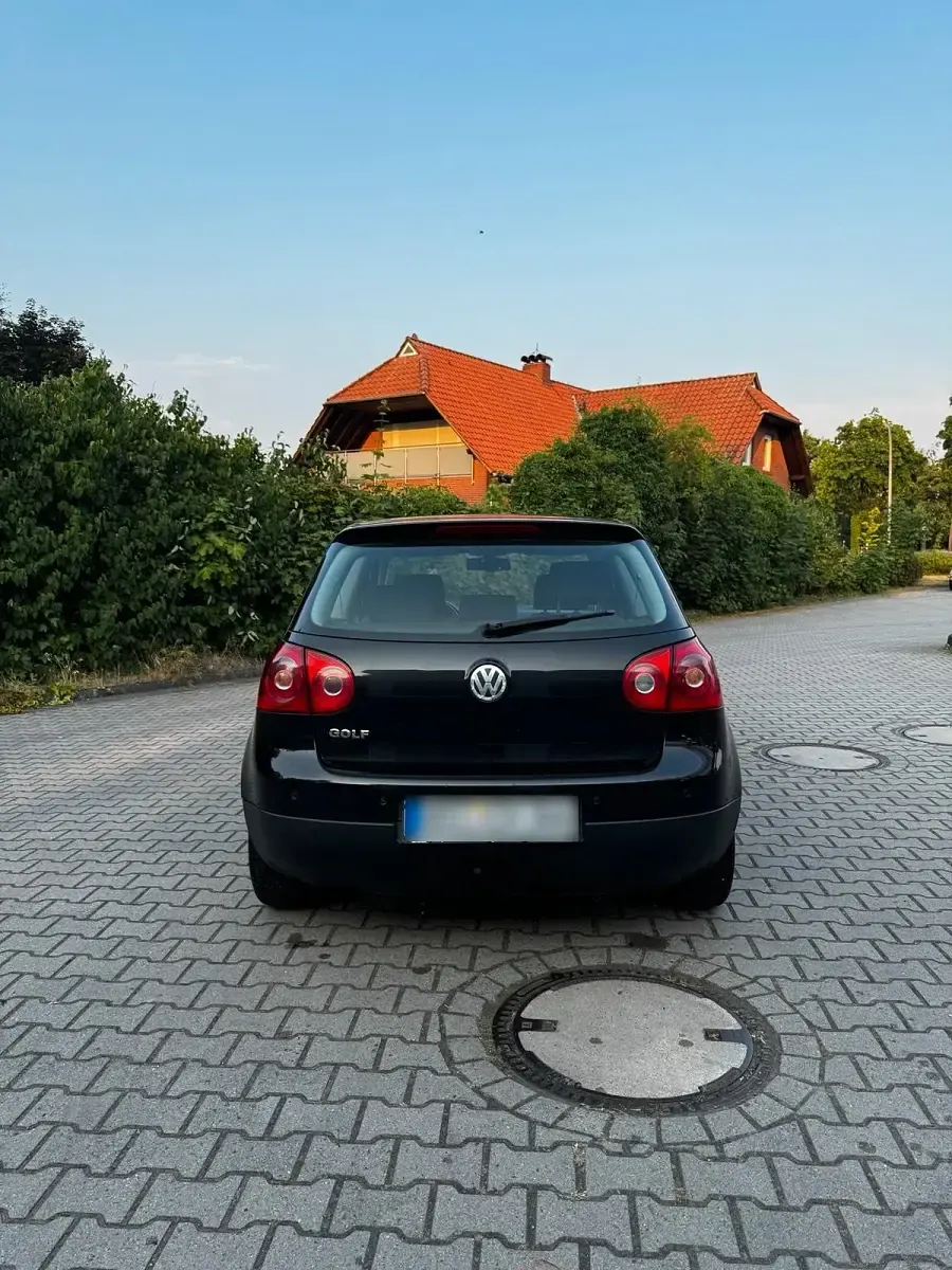 Gebraucht VW Golf V 75 PS (55 kW) 2004 Schwarz Kleinwagen
