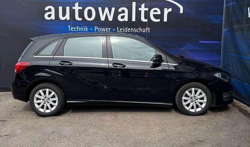 Gebraucht Mercedes B180 109 PS (80 kW) 2016 Schwarz Kleinwagen