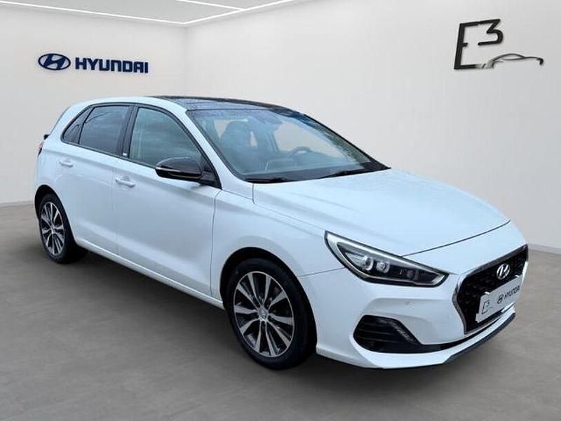 Gebraucht Hyundai i30 Turbo 120 PS (88 kW) 2019 Weiß Limousine