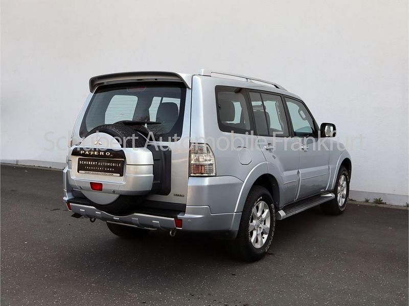 Gebraucht Mitsubishi Pajero 203 PS (149 kW) 2011 Silber SUV
