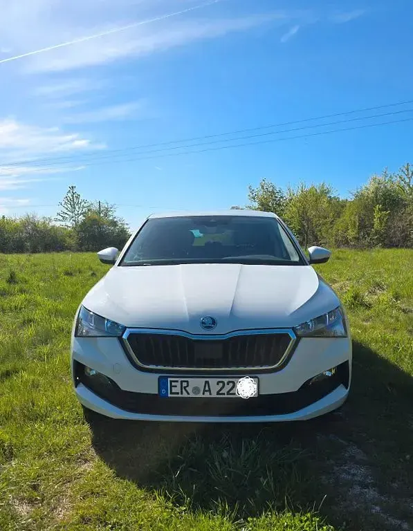 Gebraucht Skoda Scala Ambition 116 PS (85 kW) 2019 Weiß Kleinwagen