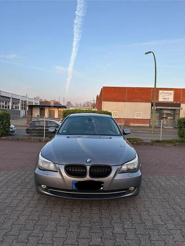 Gebraucht BMW 530 248 PS (182 kW) 2008 Grau Limousine