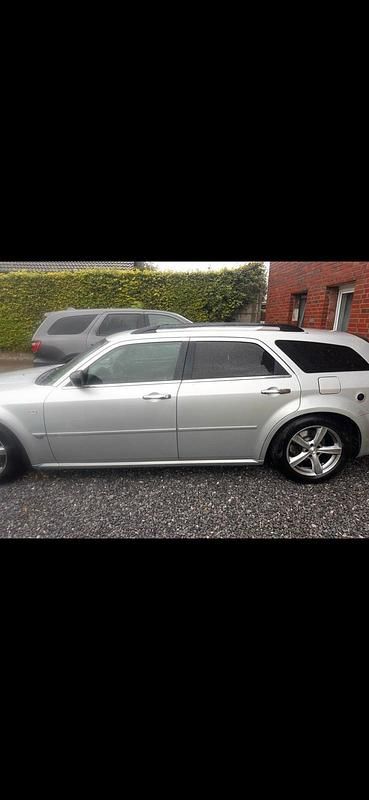Używany Chrysler 300C Touring 250 KM (183 kW) 2008 Srebrny Kombi