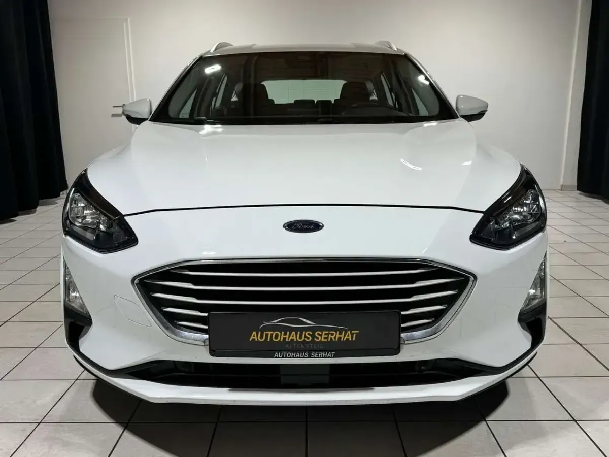 Gebraucht Ford Focus Cool & Connect 95 PS (69 kW) 2020 Weiß Kombi