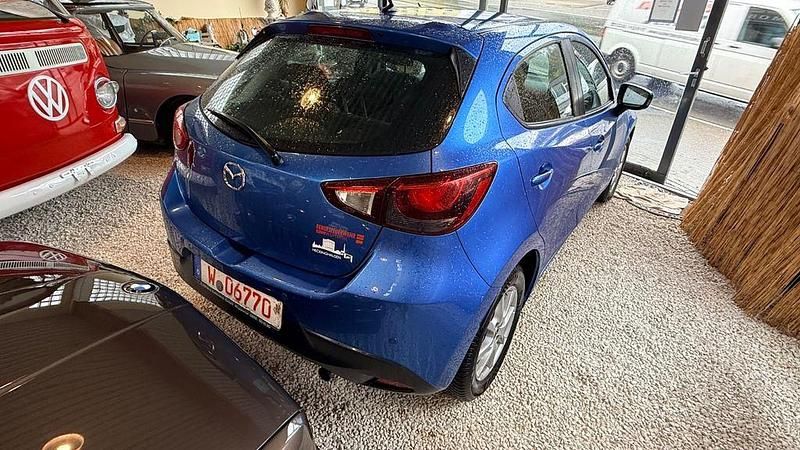 Gebraucht Mazda 2 Center-Line 75 PS (55 kW) 2015 Blau Limousine