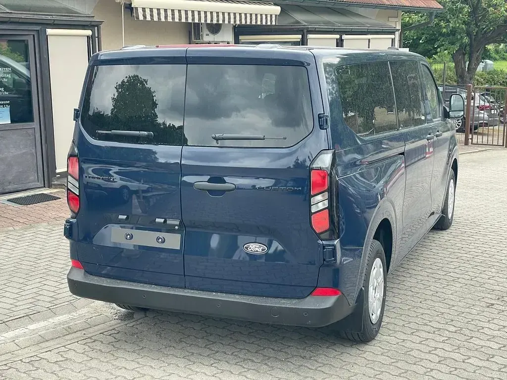 Neu Ford Transit Custom Trend 136 PS (100 kW) 2026 Blau Kombi