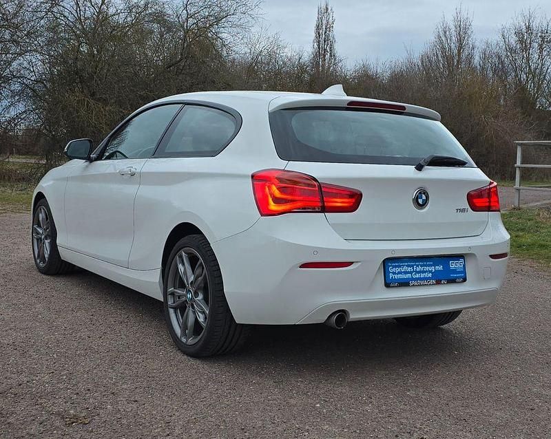 Gebraucht BMW 118 Performance 136 PS (100 kW) 2019 Weiß Kleinwagen