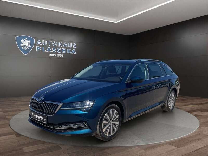 Lavablau Gebraucht 2023 Skoda Superb Style Kombi | 34.450 € (Superpreis) - Bild 1/4