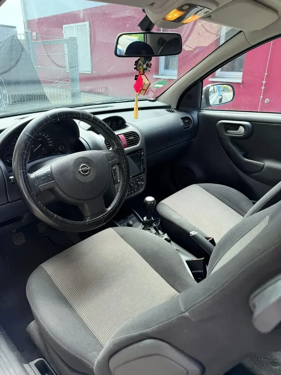 Gebraucht Opel Corsa 75 PS (55 kW) 2004 Silber Kleinwagen